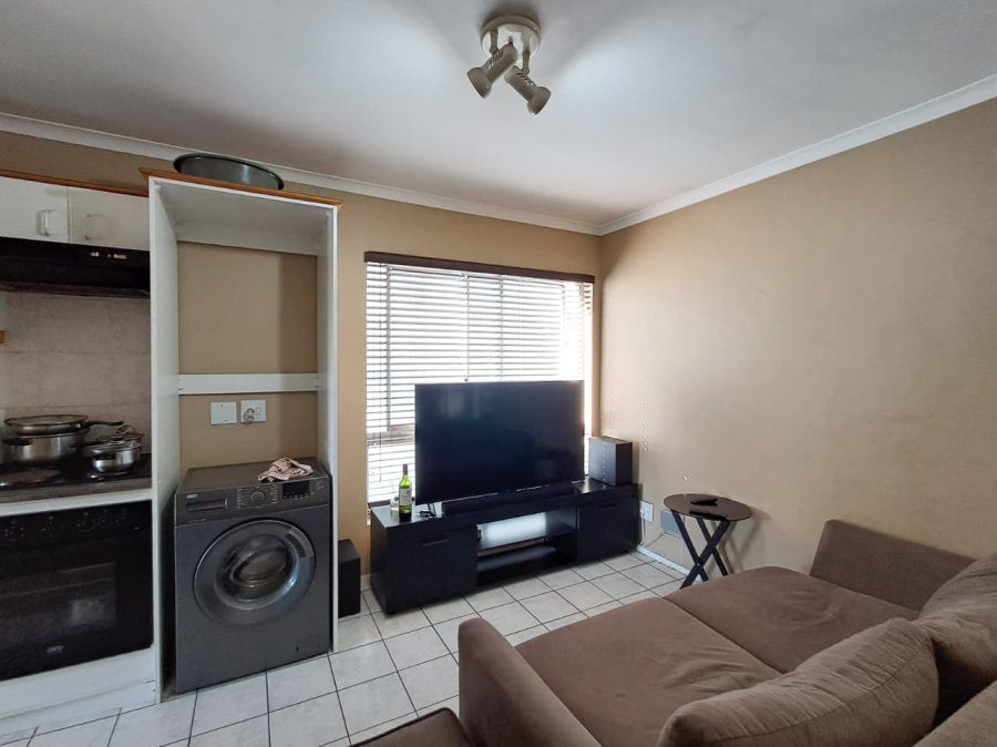 To Let 1 Bedroom Property for Rent in Protea Heights Western Cape